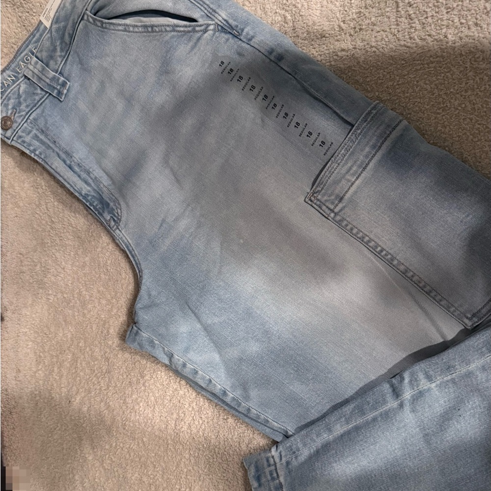 NWT American Eagle - Wmns 18 - High rise baggy wide leg cargo jeans - lt blue